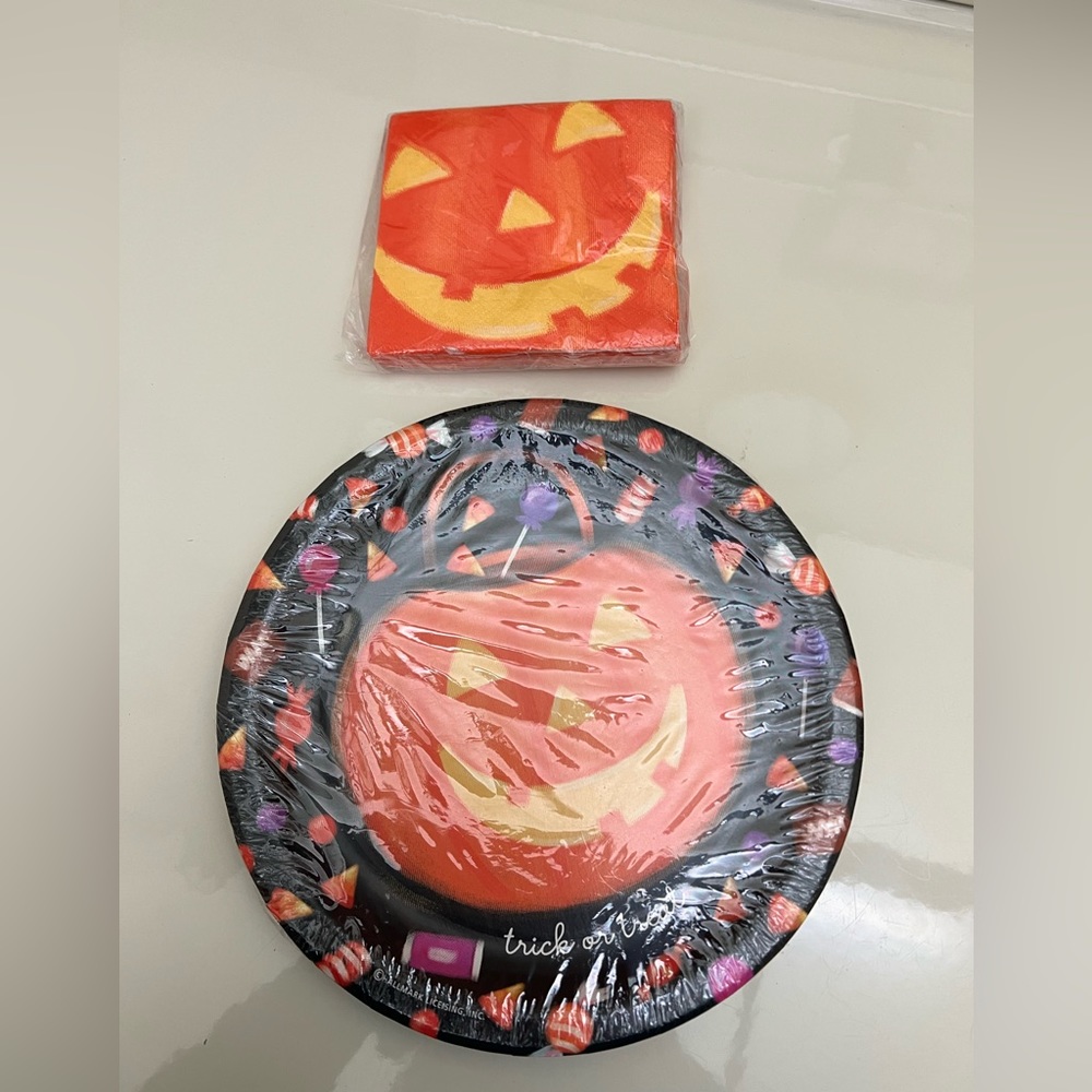 🔵4/$20 Party Express from Hallmark 1 pack 16 SMALL Napkins / 8 Large Plates NIP